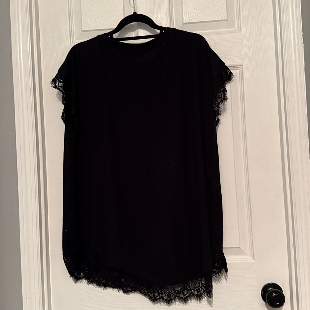 Ava & Viv Black Top with Lace Detail - Picture 3 of 3